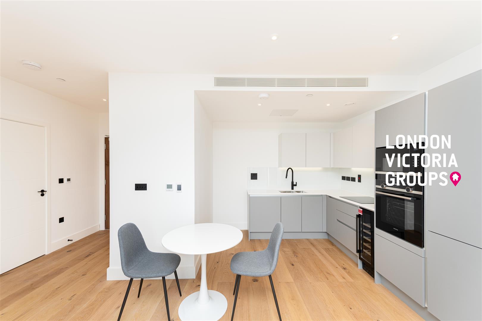 1 bed property in Horatio Apartments, 2 Graphite Square, LONDON